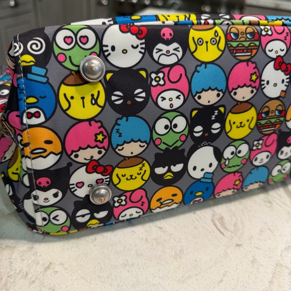 Jujube Hello Kitty Be Classy Like New Sanrio Hello Friend - Picture 8 of 16